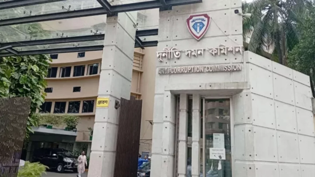 সাবেক ভূমিমন্ত্রীসহ ৭৩ বাংলাদেশির দুবাইয়ে থাকা সম্পদের তথ্য চায় দুদক